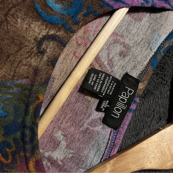 Papillon Long Sleeve Tunic - Picture 3 of 3